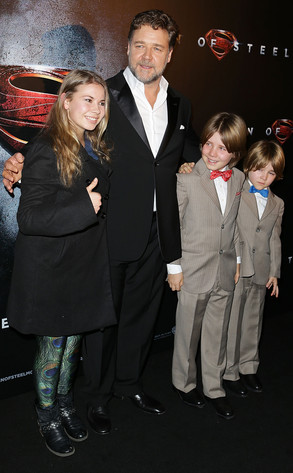 Bindi Irwin, Russell Crowe, Tennyson Crowe, Charles Crowe Bindi Irwin, Russell Crowe, Tennyson Crowe, Charles Crowe